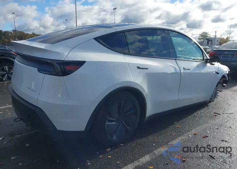 2026 Tesla Model Y Long Range Dual Motor All-Wheel Drive/Long Range Launch Series z USA, uszkodzony, nr VIN 7SAYGDEE9TF386369